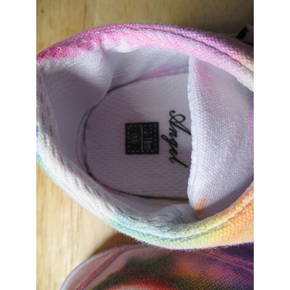 Costumed Airbrush Lily Shoes - Picture 2 of 4